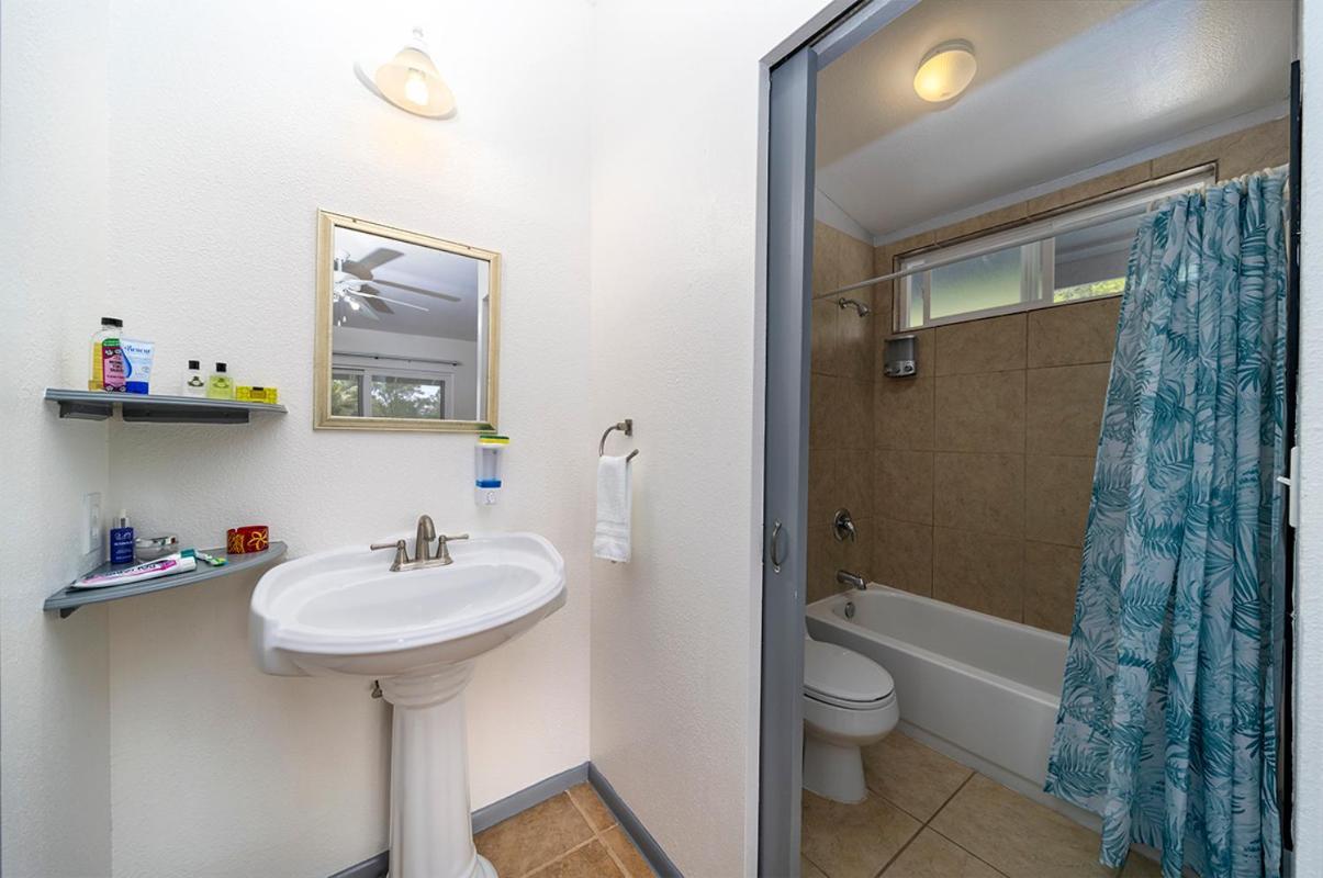 Blue Hawaiian Rentals Keaau Екстер'єр фото